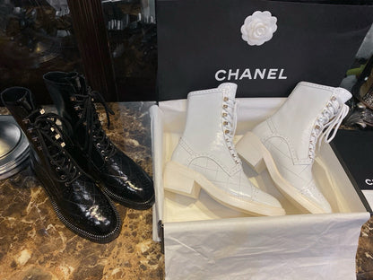 CHANEL 白色 系帶馬丁靴￼23b