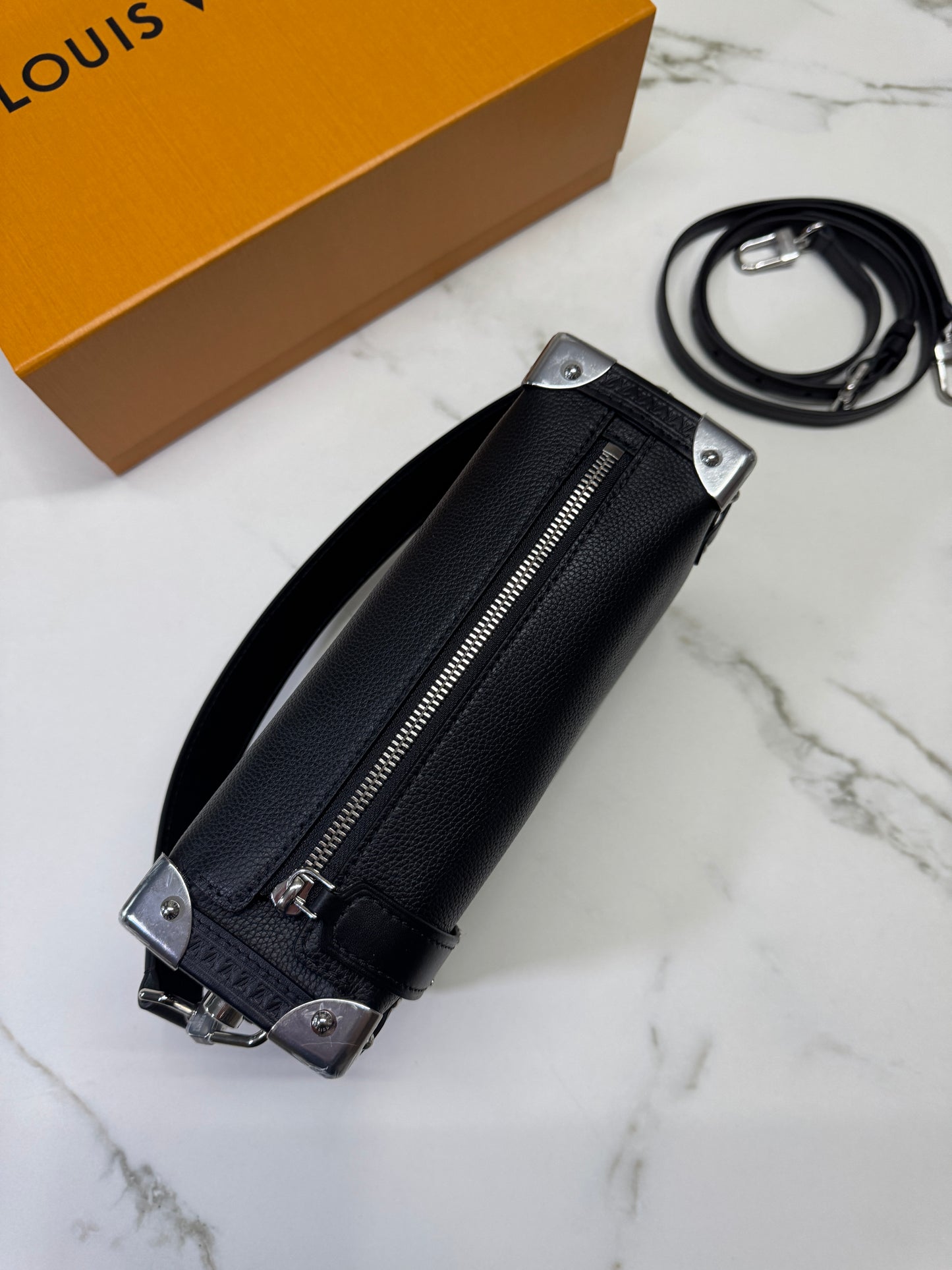 LV Side Trunk MM 黑色皮款