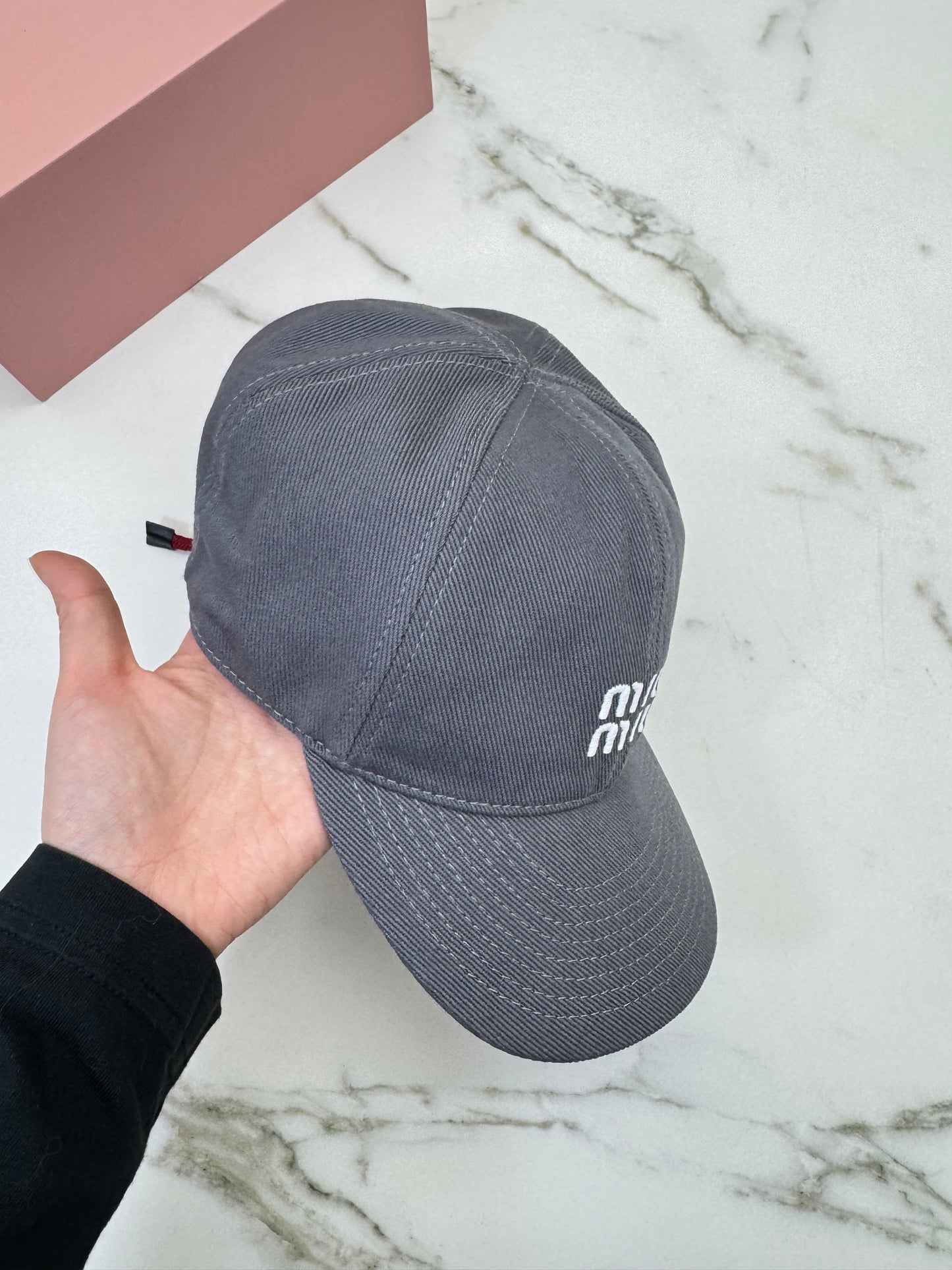 MIU MIU 深灰色 索繩鴨舌帽