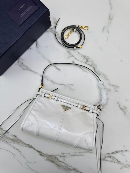 PRADA Bonnie Hobo 白色油蠟皮