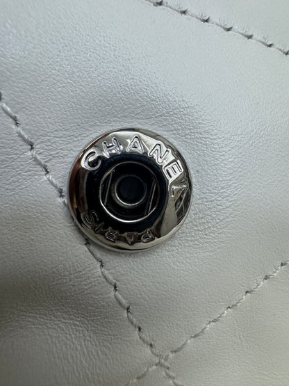 CHANEL 22Bag Small 白銀
