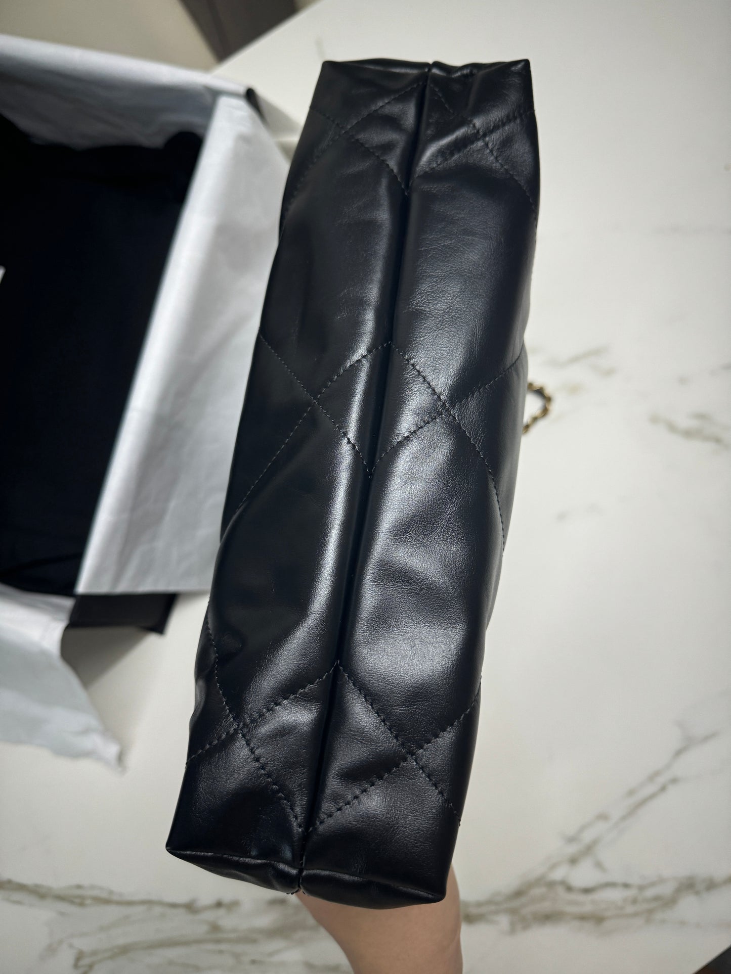 CHANEL 22 Backpack 黑金