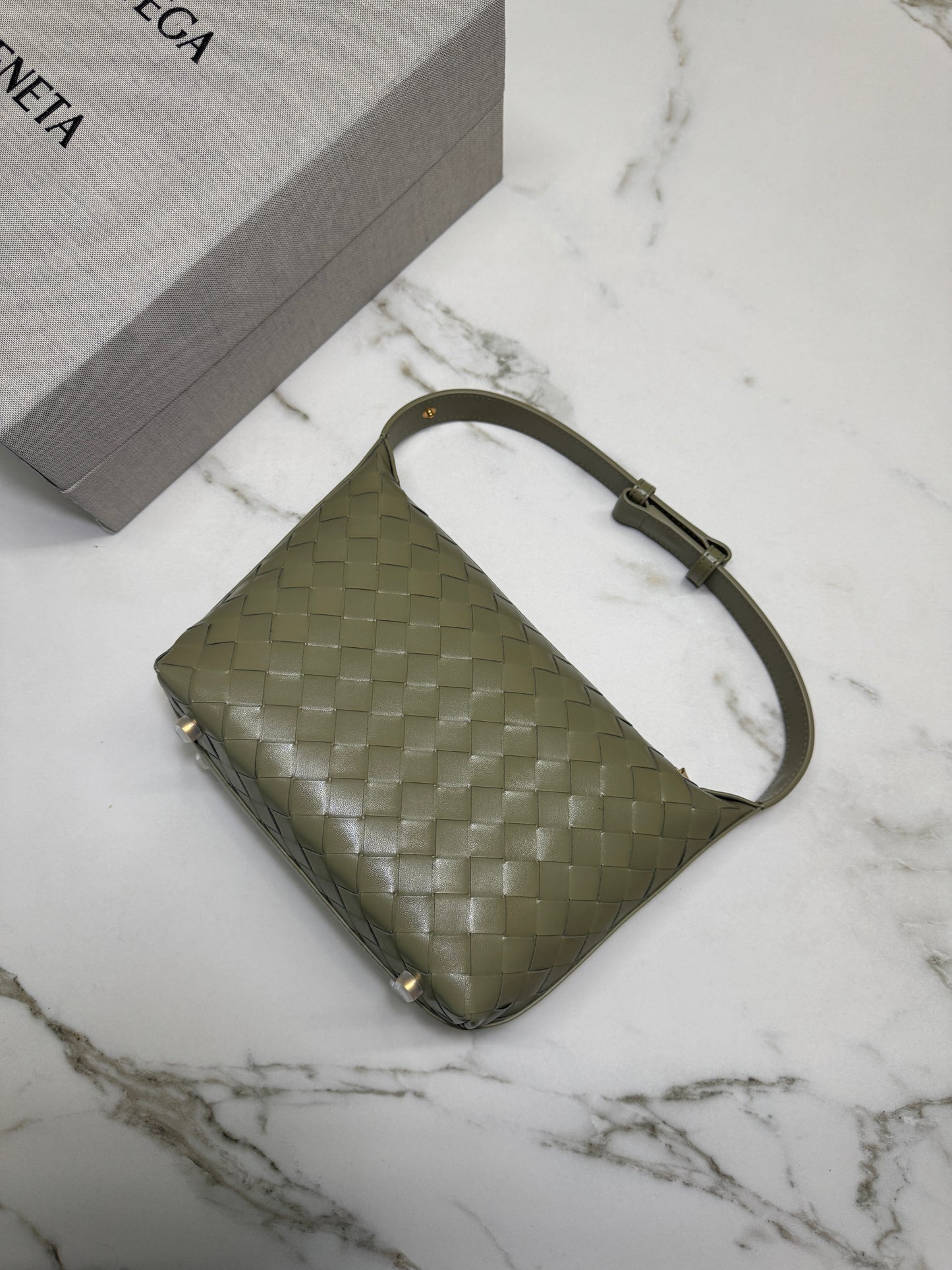 BV Wallace Travertine 洞石綠