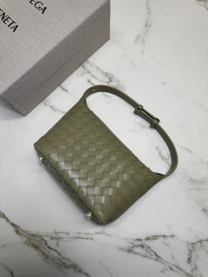 BV Wallace Travertine 洞石綠