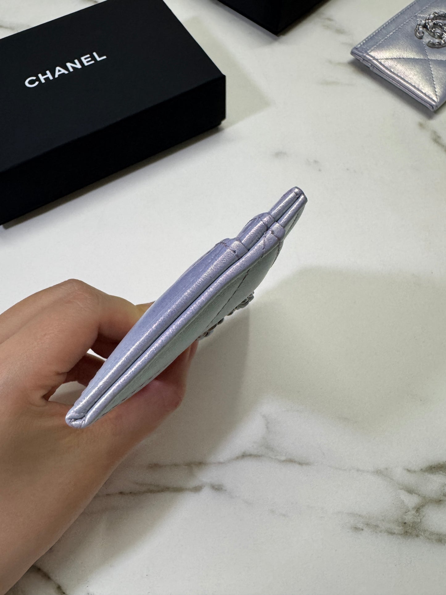 CHANEL 19卡包 22P人魚姬幻彩紫