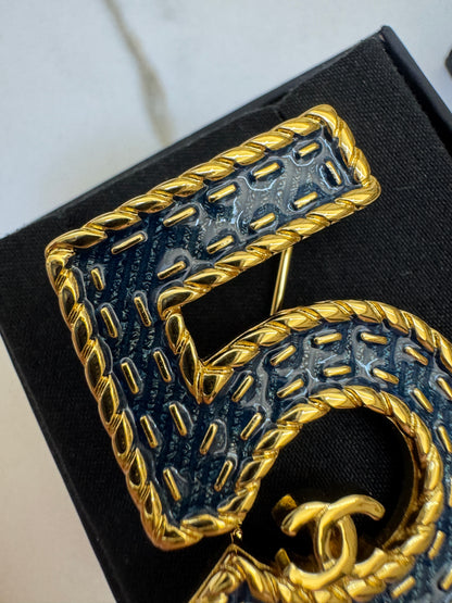 CHANEL 牛仔5號 胸針
