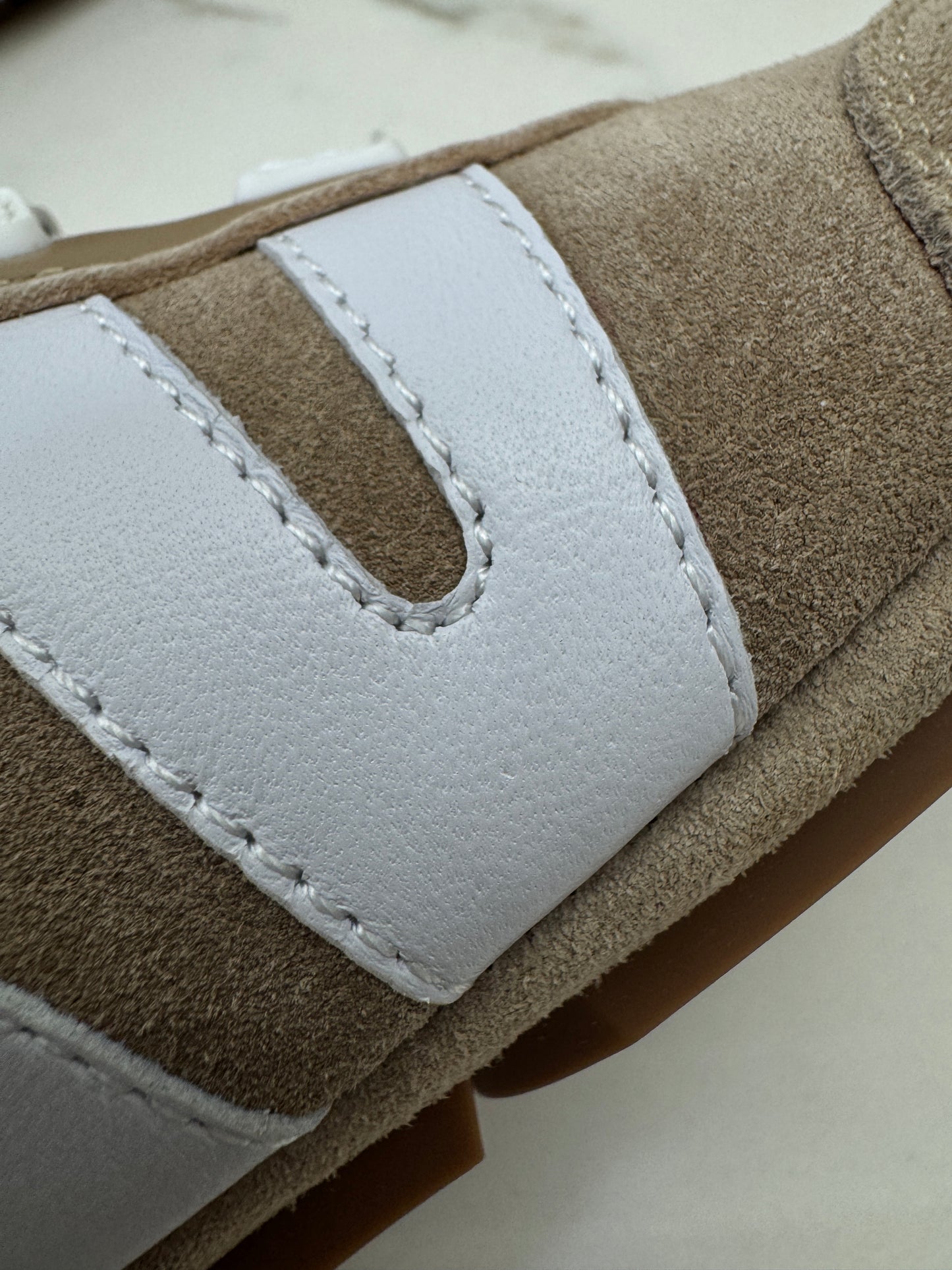 LV Sneakerina 卡其色