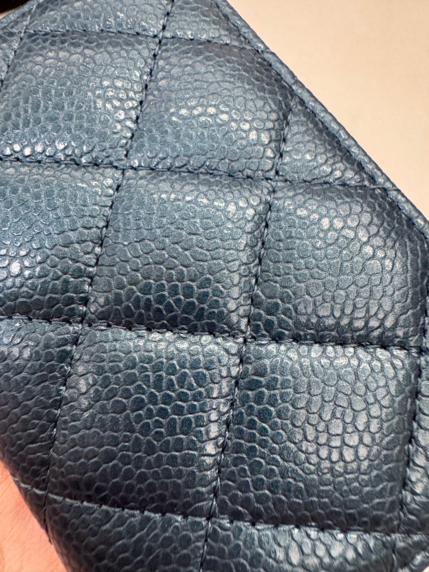 CHANEL 18S珠光藍 拉鏈零錢包 Iridescent Blue Coin Purse【Limited Edition】