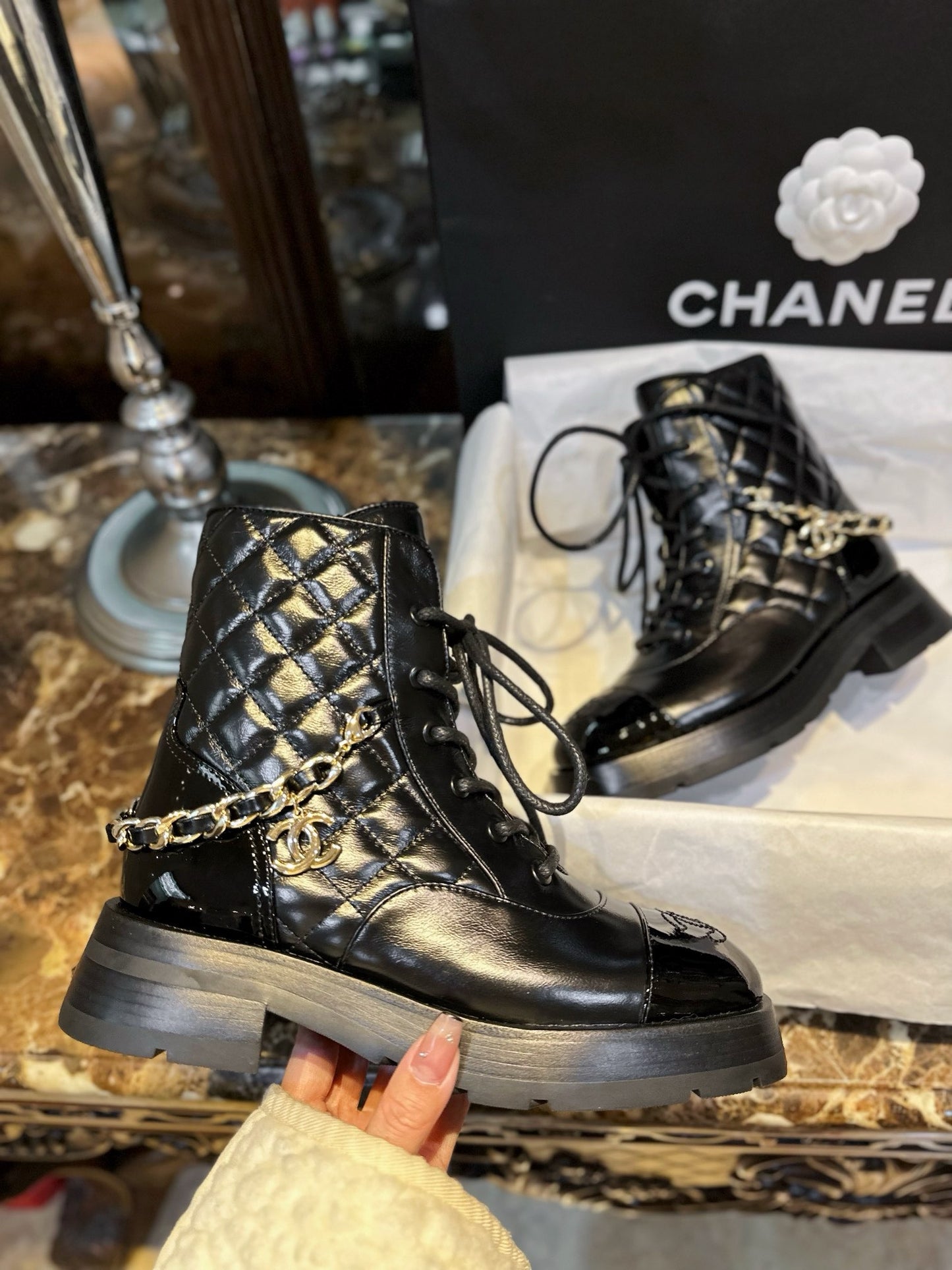 CHANEL 鏈條馬丁靴 23b 可拆卸鏈條￼