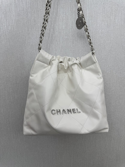 CHANEL 22Bag Small 白銀