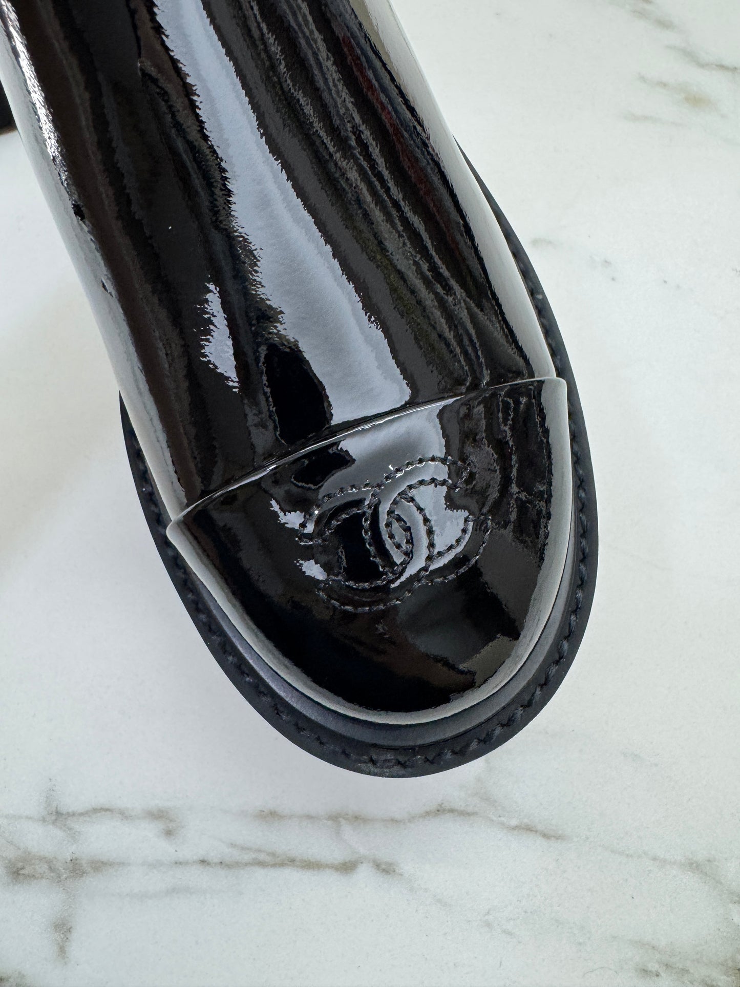 CHANEL 22C Chelsea Boots 漆皮切爾西短靴