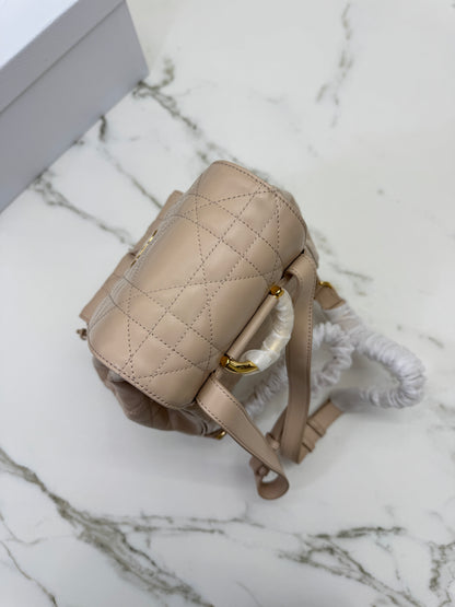 DIOR Caro Backpack Medium 奶茶色