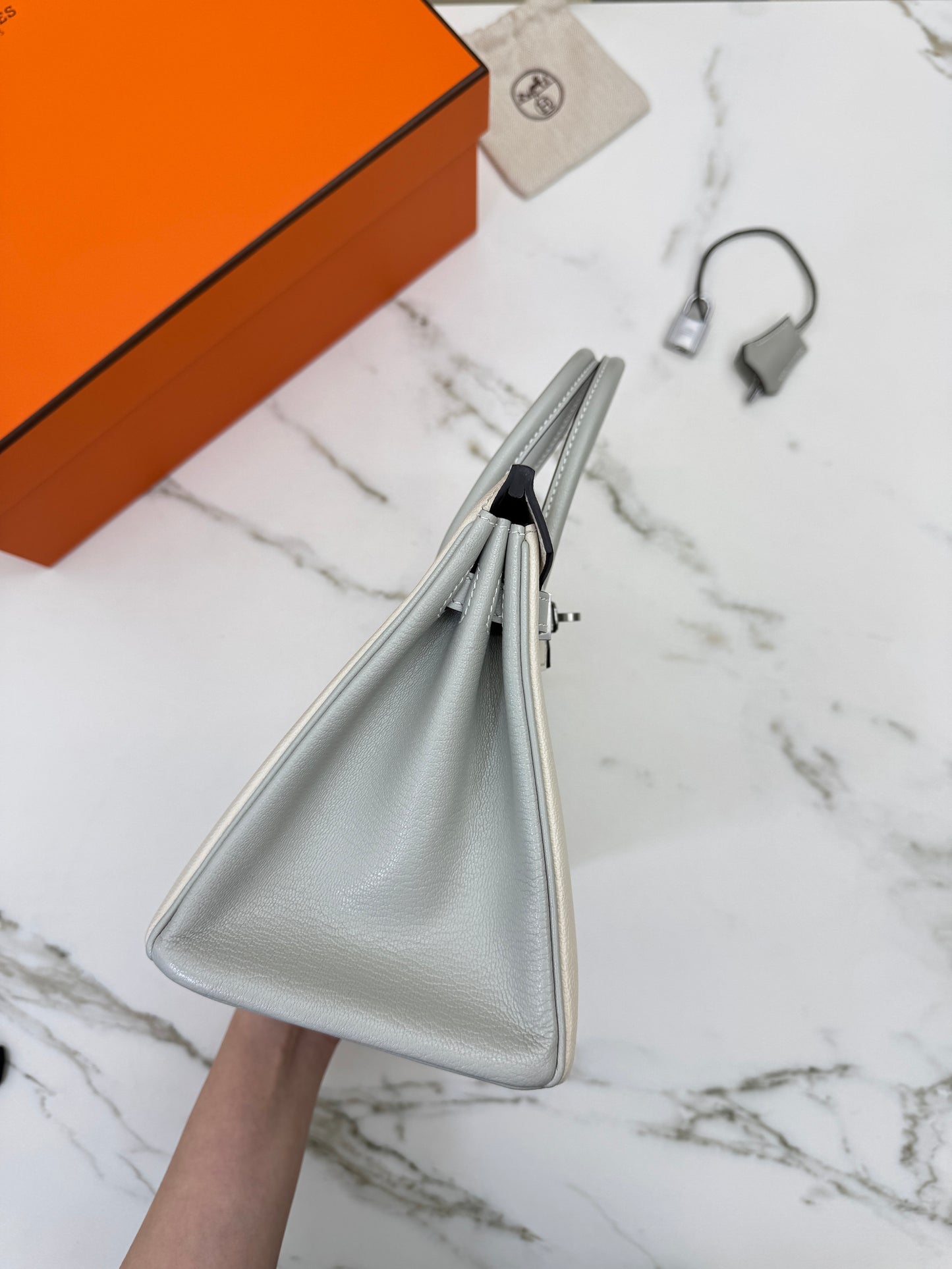 HERMES Birkin 25 SO 奶昔白拼珍珠灰 山羊皮 拉絲銀扣