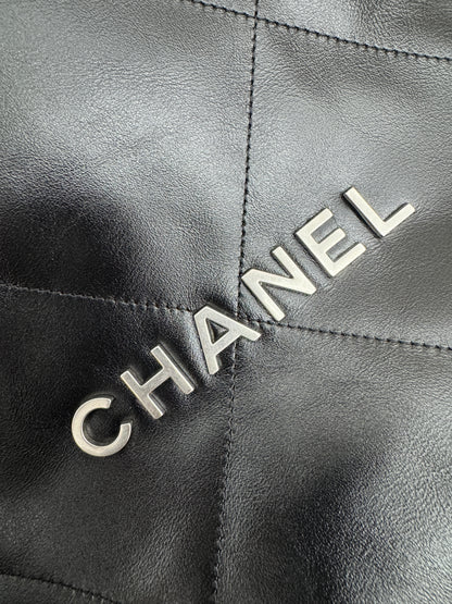 CHANEL 22Bag 黑銀 Medium