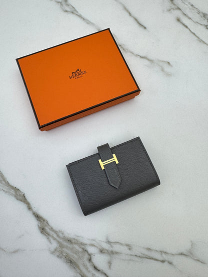 HERMES Bearn Mini Wallet 積雨雲灰山羊皮 金扣 Gris Meyer GHW