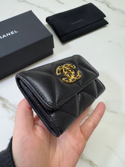 CHANEL 19 Card Holder