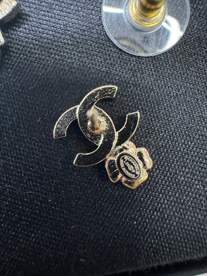CHANEL 25P 黑色四葉草耳環