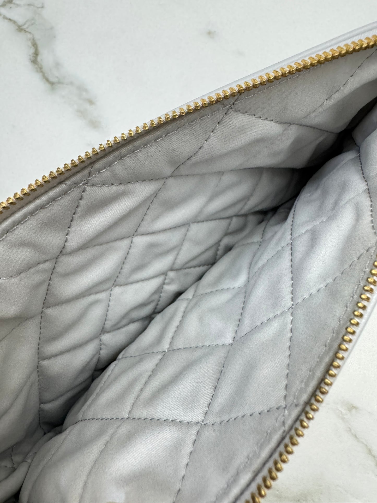 CHANEL 22Bag Small 25S淺灰色