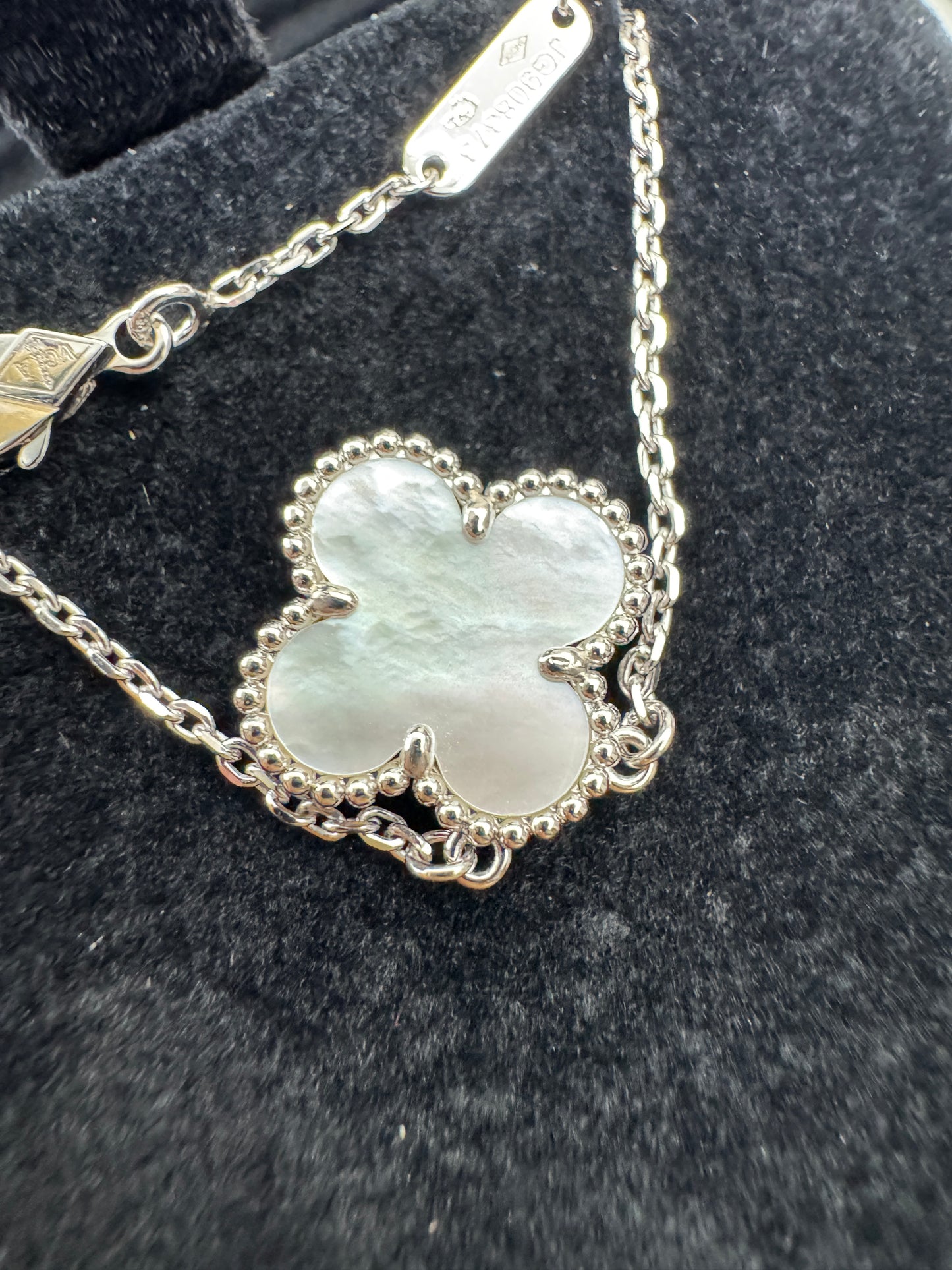 VCA Vintage Alhambra 白金色白貝母