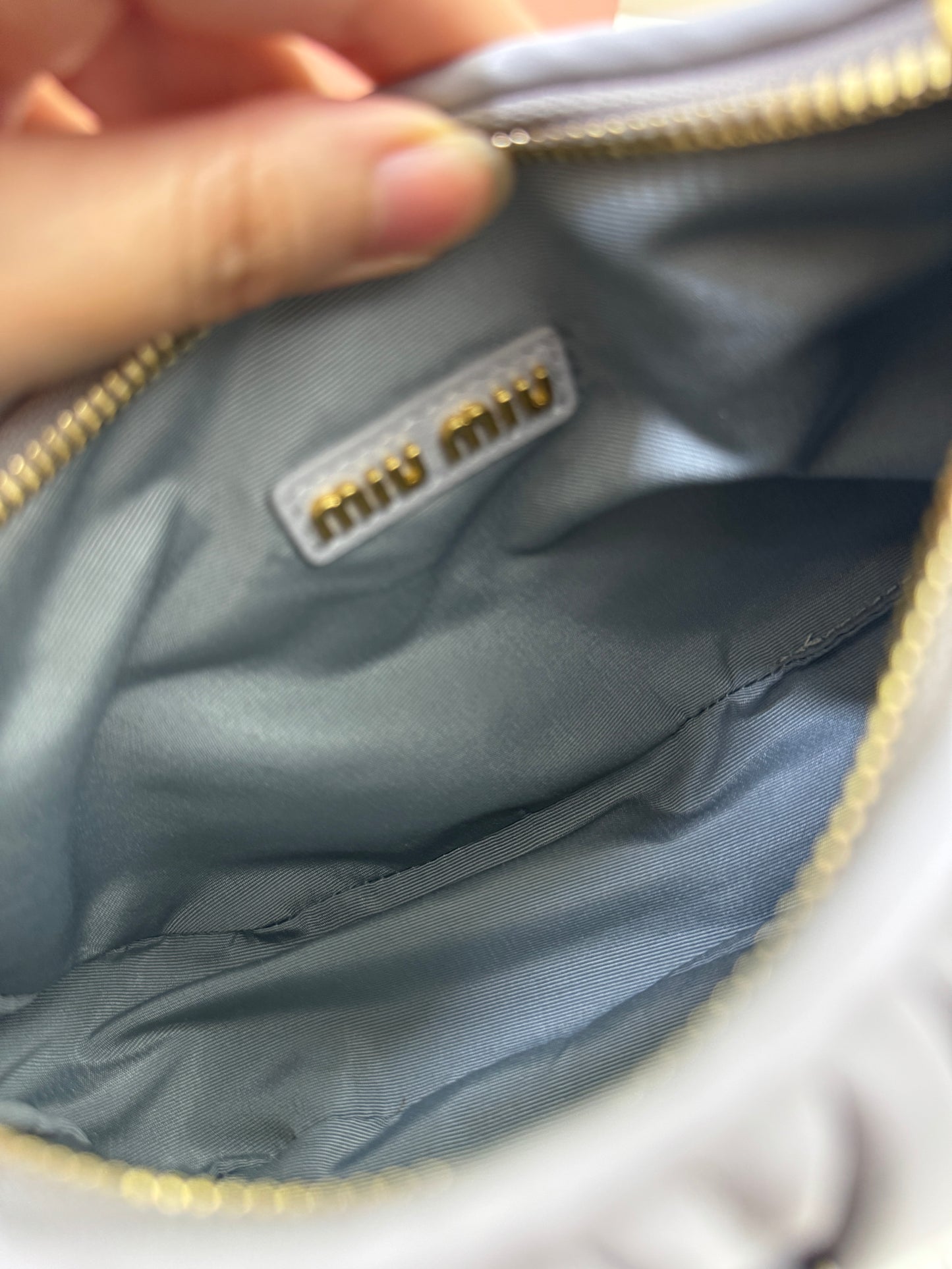 MIU MIU Wander Small 霧霾藍