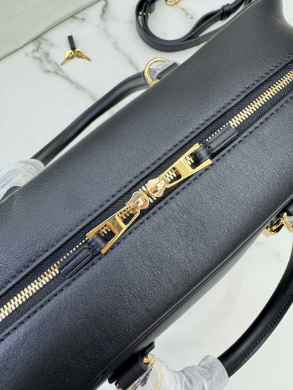 LOEWE Amazona 28 黑色