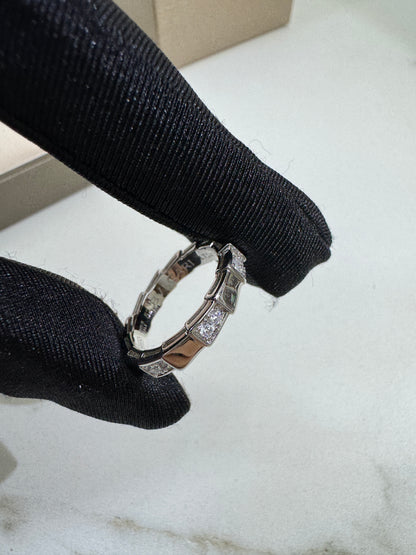 BVLGARI Serpenti Ring 白金色半鑽