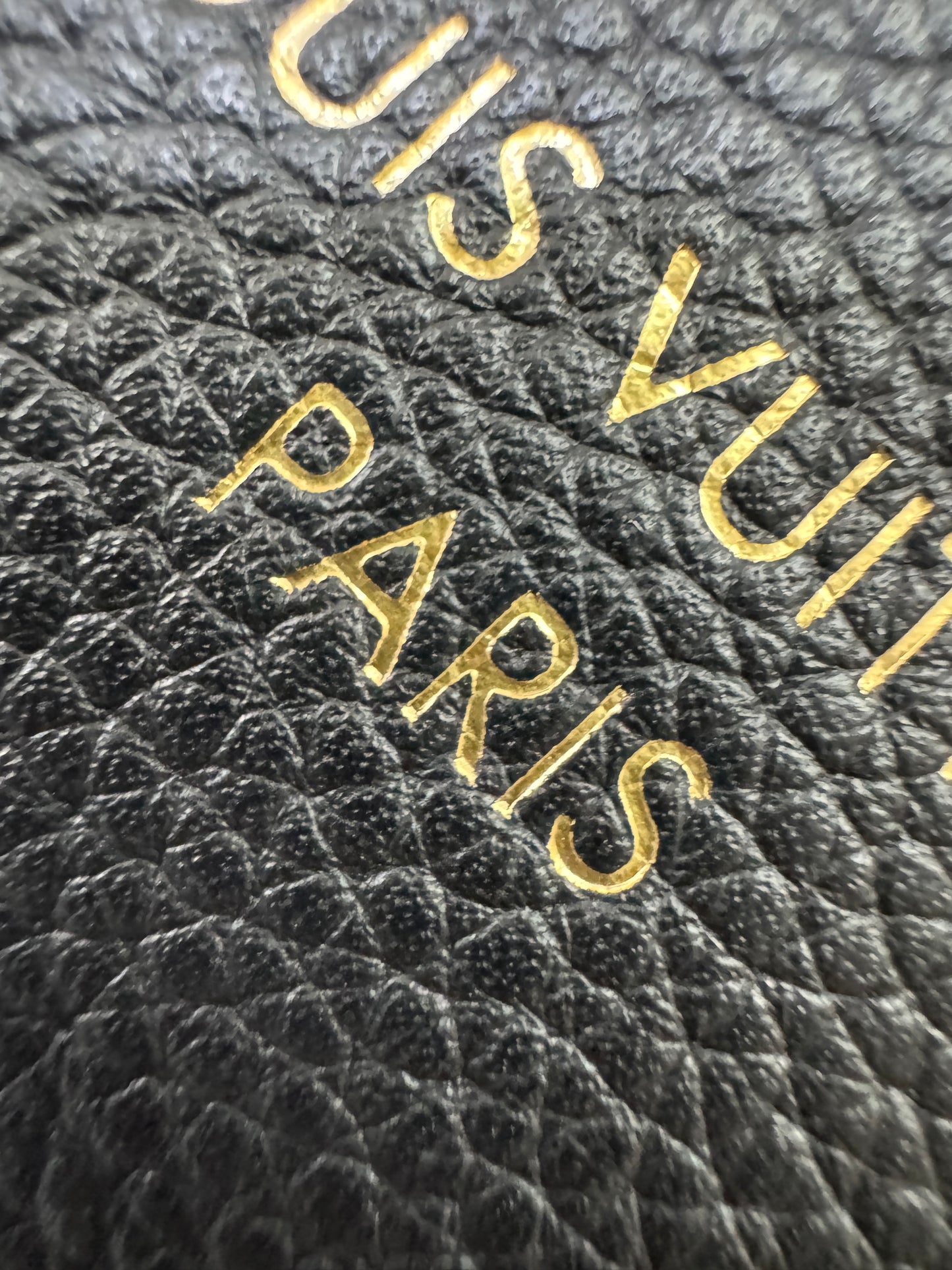 LV Low Key Hobo PM 黑色