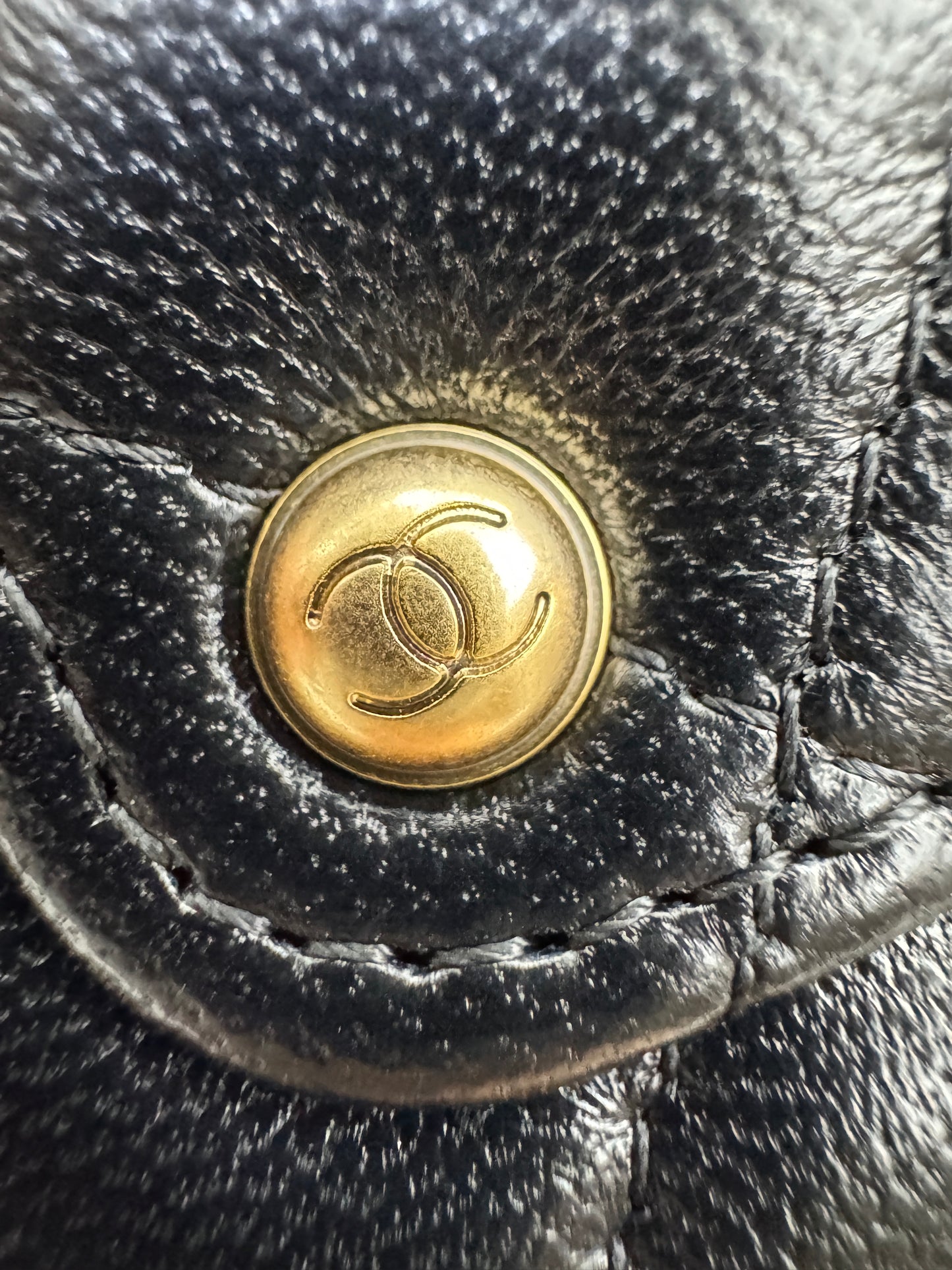 CHANEL 25B 手柄郵差 Wallet on Chain