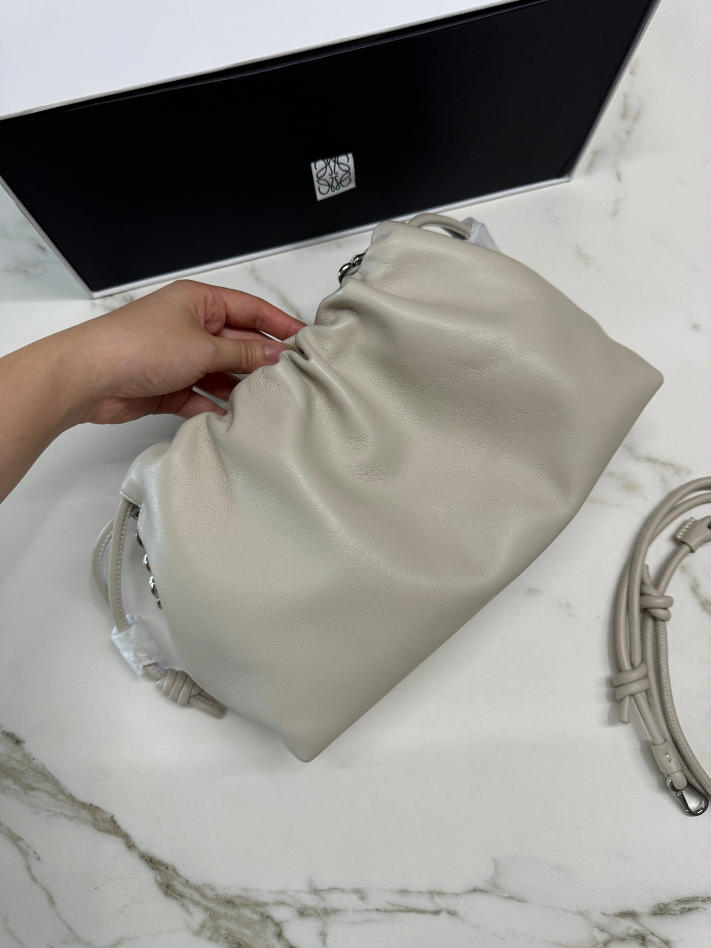 LOEWE Flamenco Purse 海鹽白 Medium Sea Salt