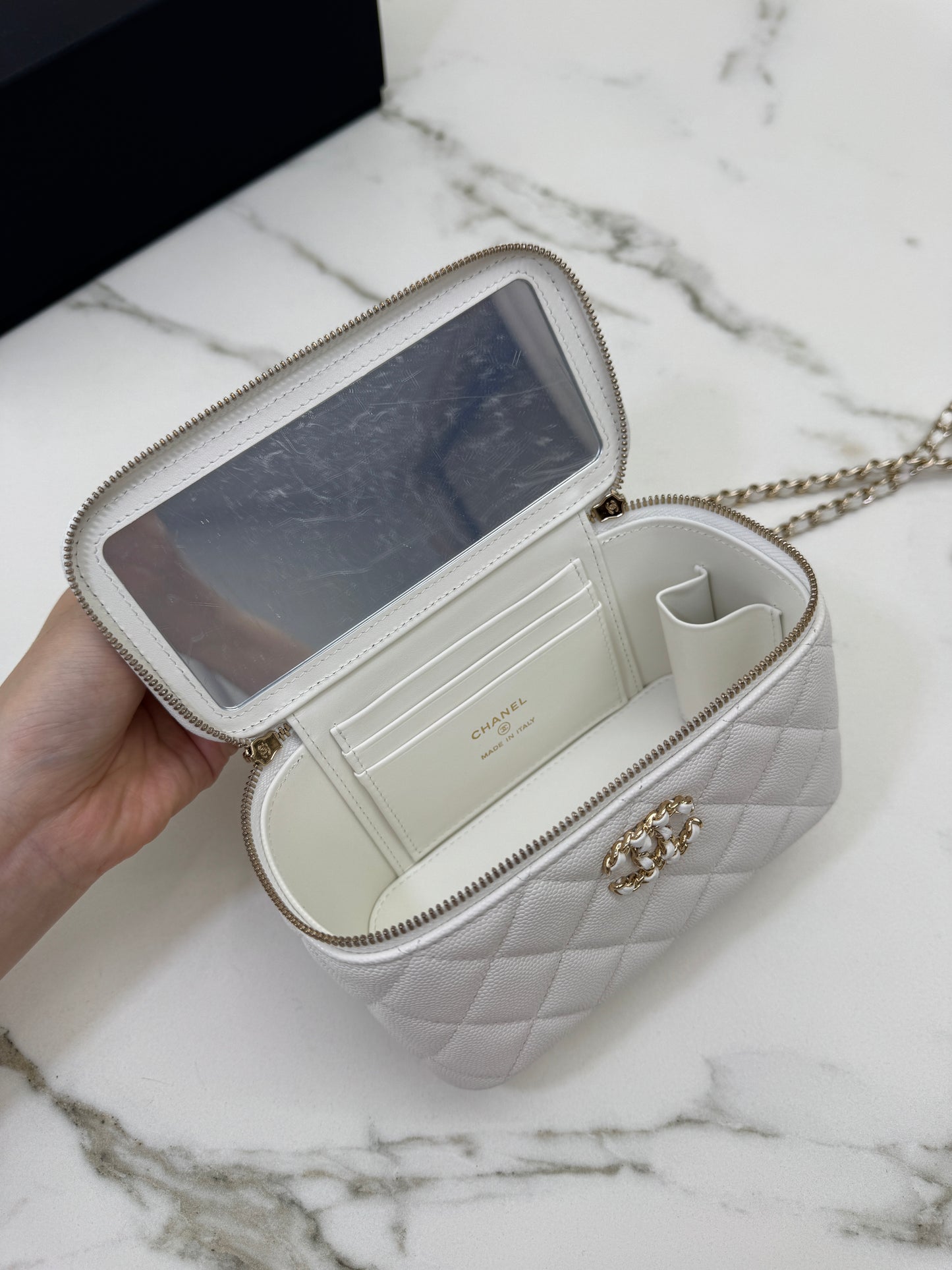 CHANEL 26S 交叉手柄長盒子 白色