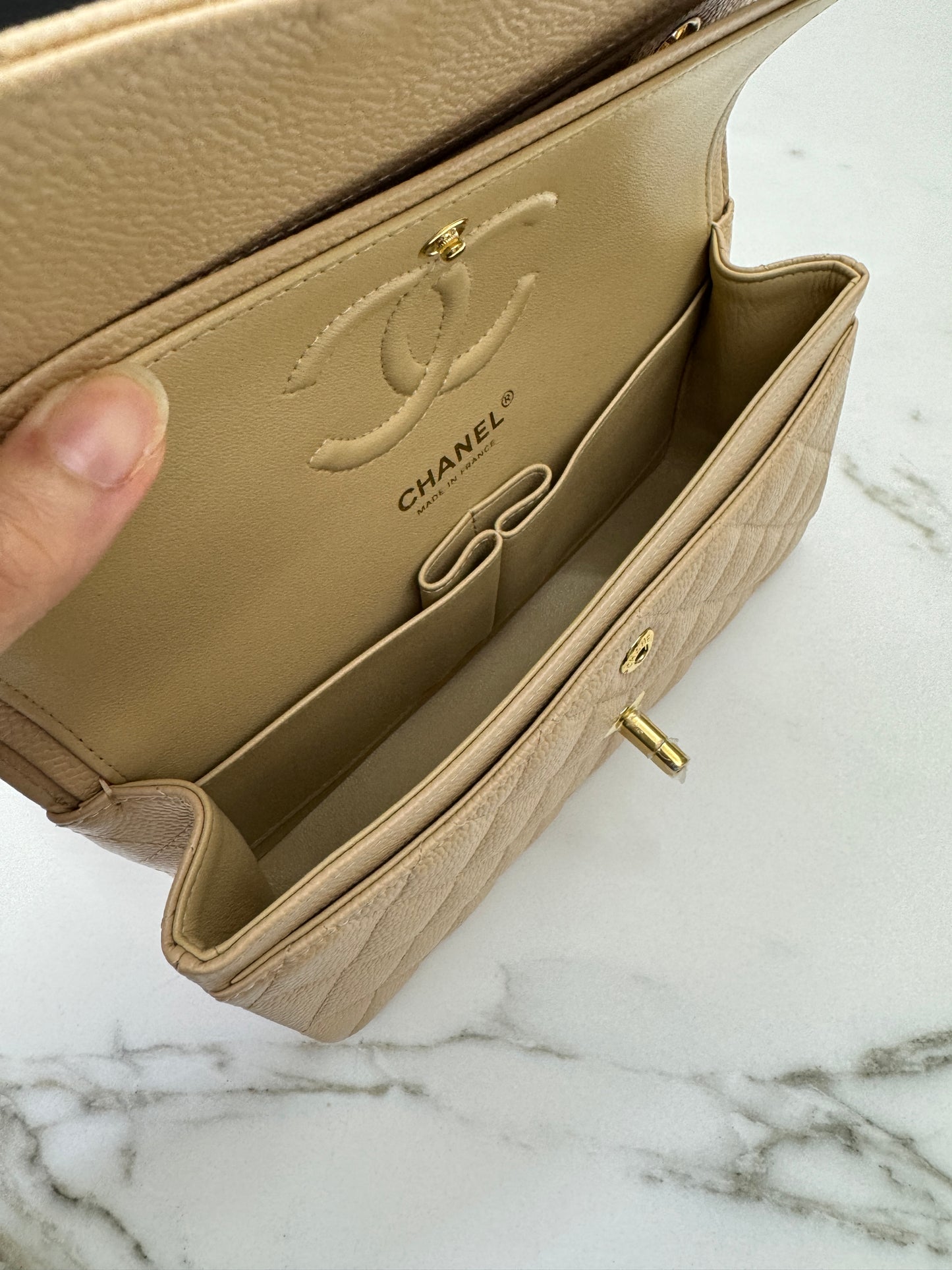 CHANEL CF23 Small 米杏色牛皮金扣 Beige Caviar Calfskin GHW