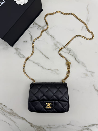 CHANEL 25P 愛心金球羊皮 黑色
