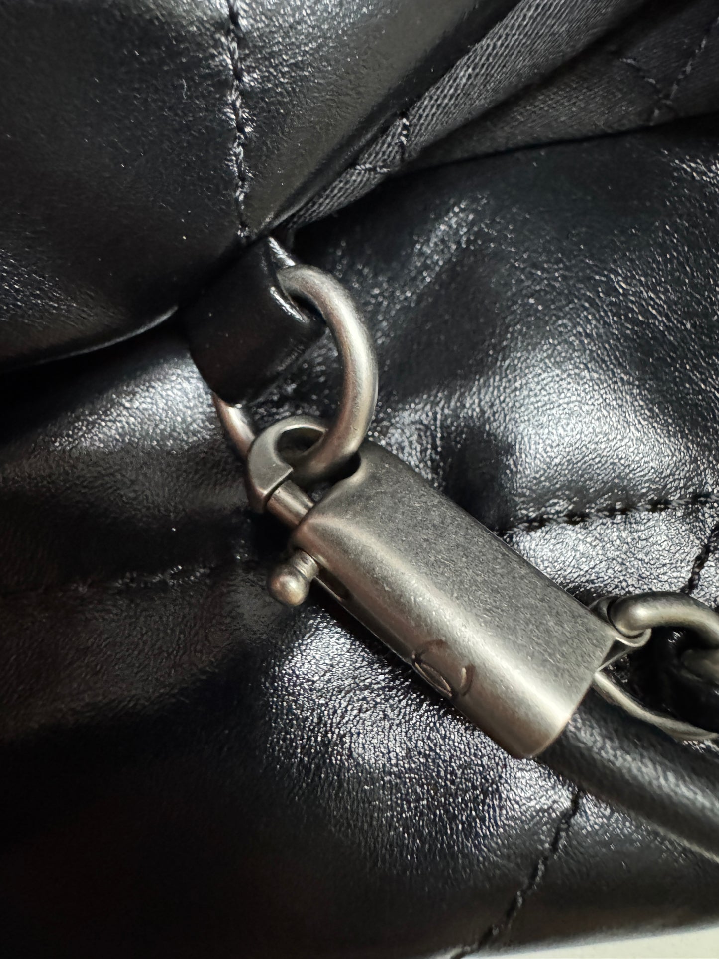 CHANEL 22 Bag Mini 黑銀