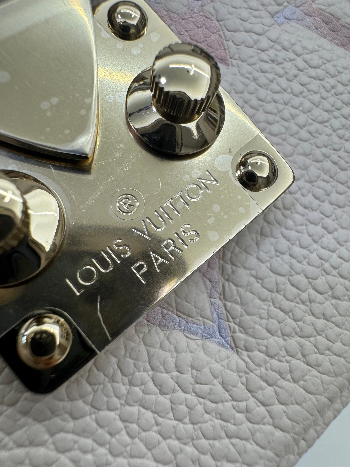 LV Pochette Metis East-West 漸變紫