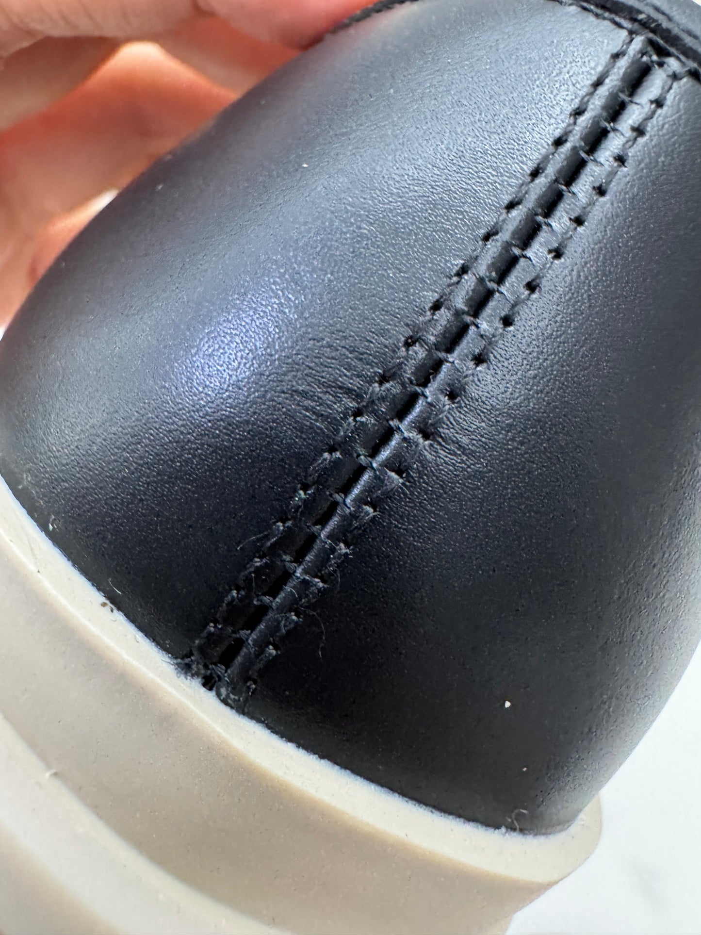 MARNI 大頭瑪麗珍 黑色皮款