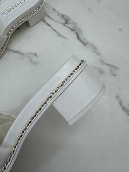 CHANEL 25P 粗跟拖鞋 白色
