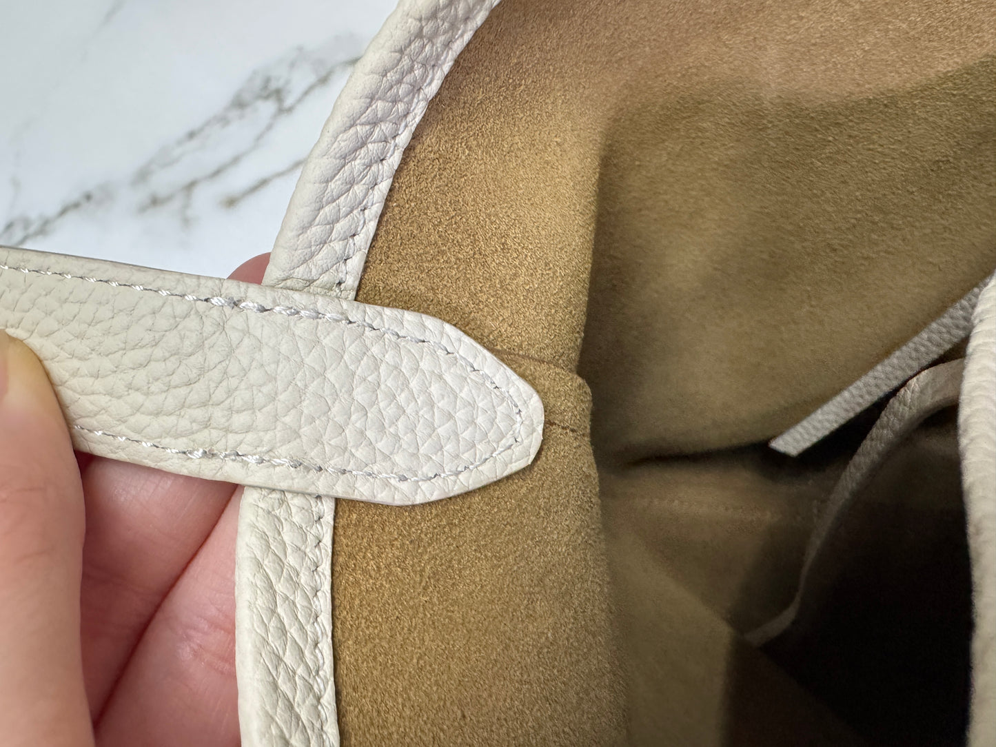 THE ROW N/S Park 奶白色 Medium