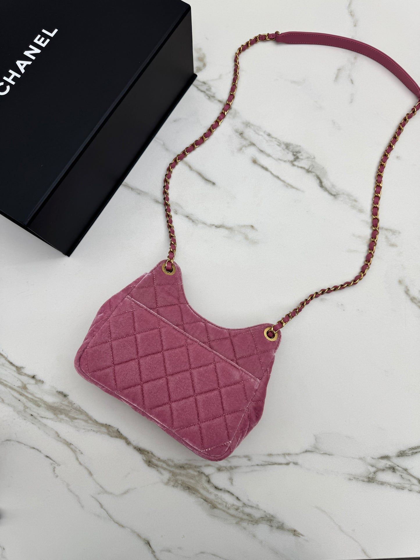 CHANEL 天貓精靈 乾燥玫瑰粉絲絨