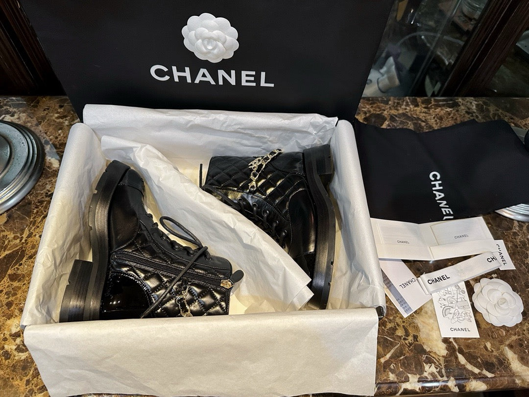 CHANEL 鏈條馬丁靴 23b 可拆卸鏈條￼