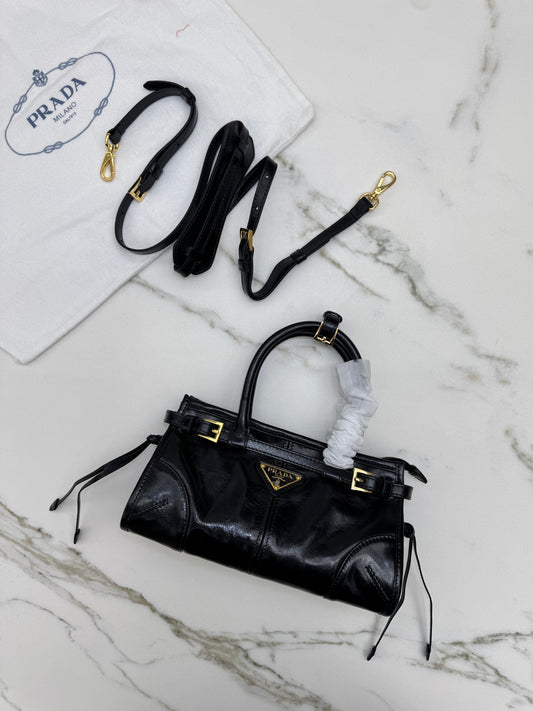 PRADA Mini Bonnie 油蠟牛皮