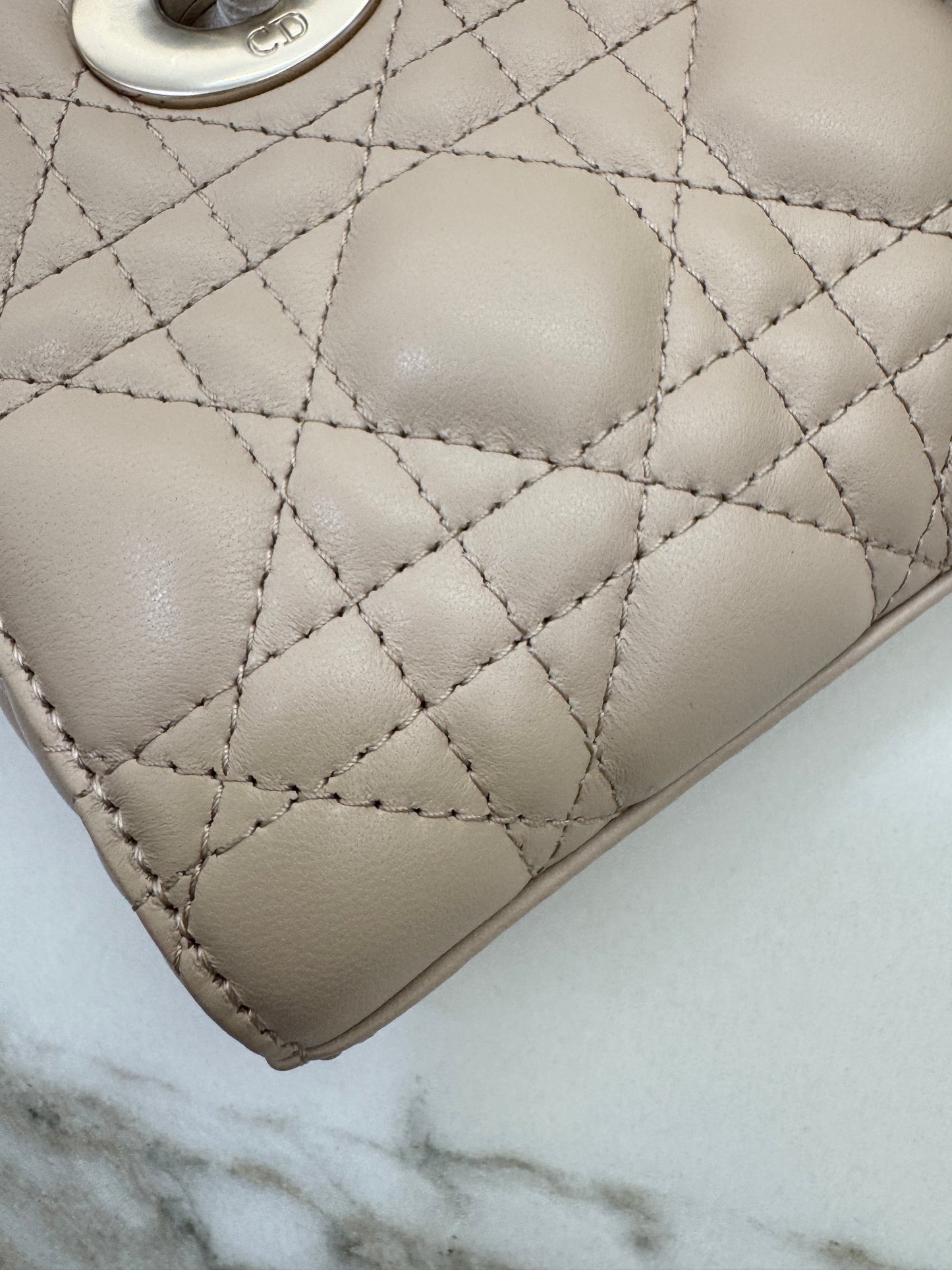 DIOR D-joy Mini 胭脂米 Powder Beige
