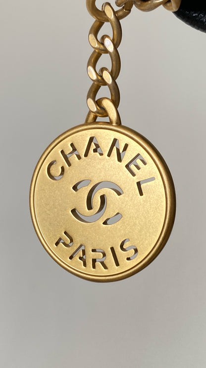 CHANEL Mini 22 Bag 荔枝牛皮