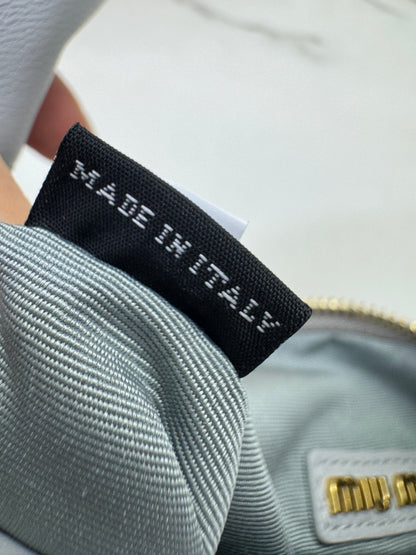 MIU MIU Wander Small 霧霾藍