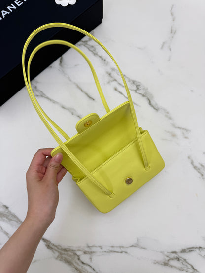 CHANEL Mini Preppy Coco 黃色