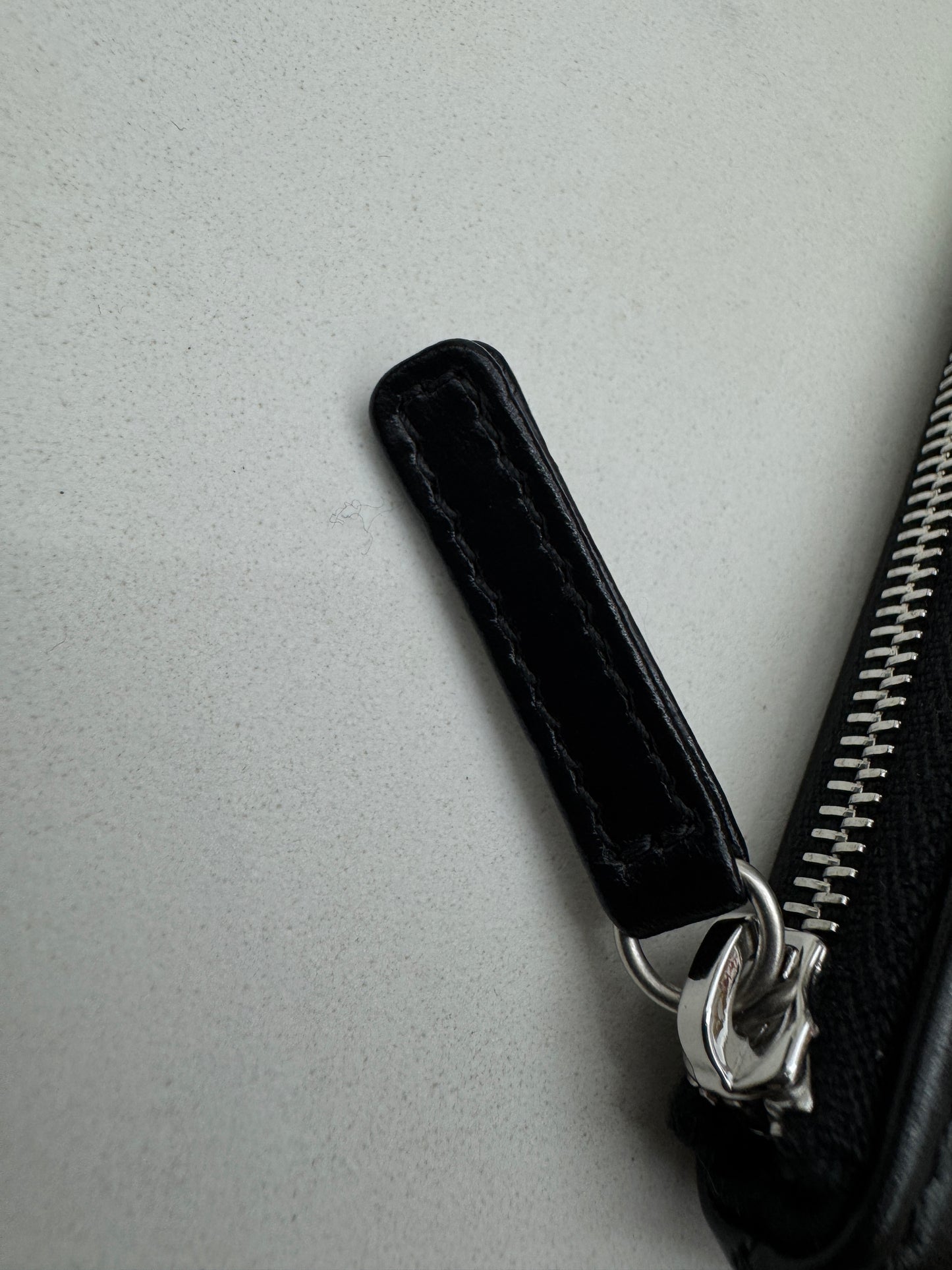 CHANEL 22Bag 黑銀 Medium