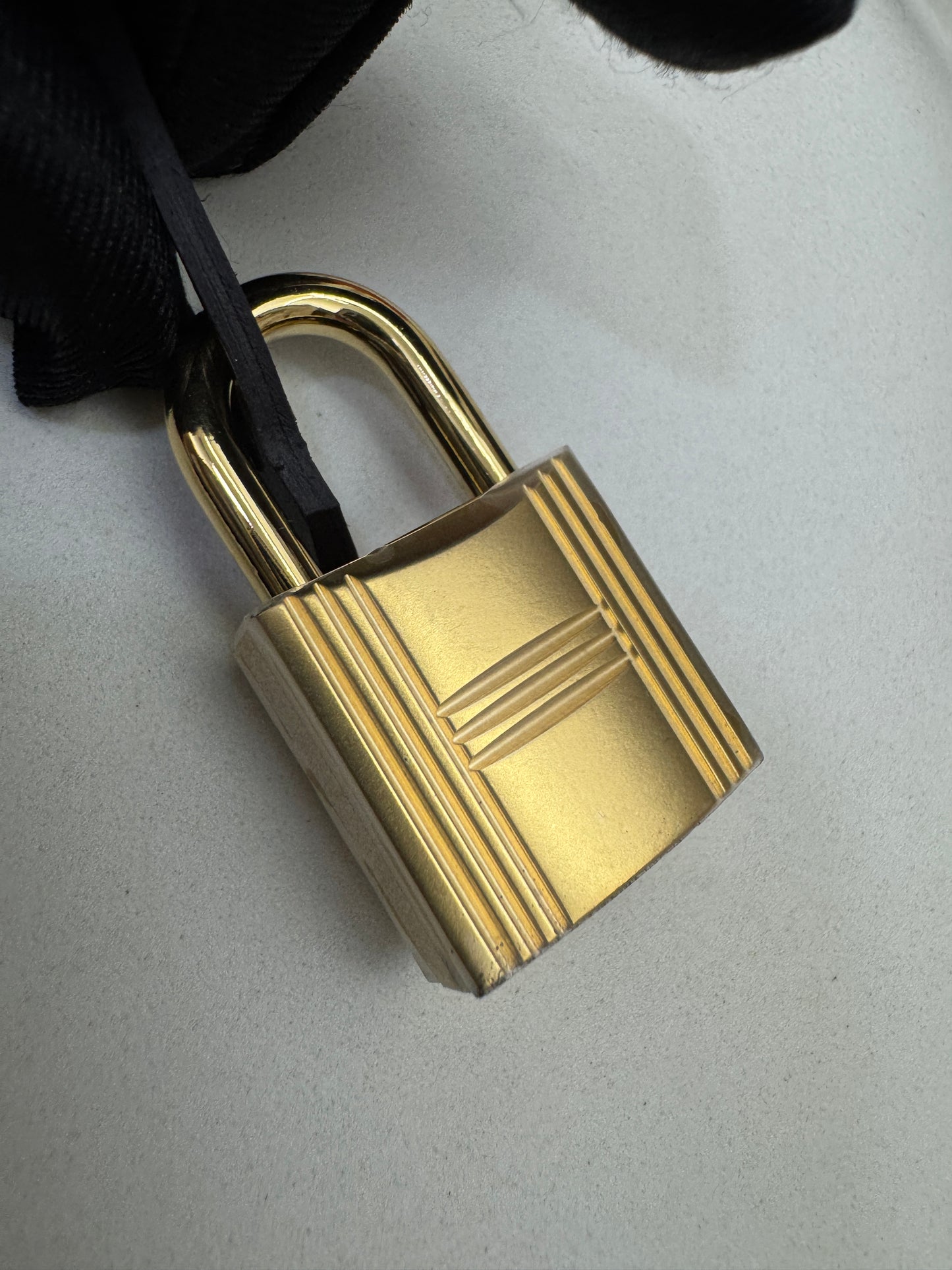 HERMES Kelly 25 烏木色Box皮金扣 外縫 Ebene Box Leather Seilier GHW