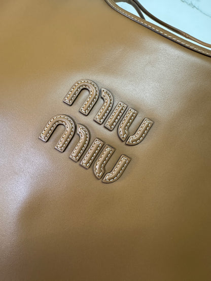 MIU MIU Ivy Tote Regular 淺棕色