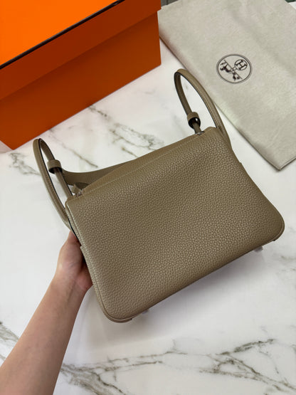 HERMES Lindy26 馬爾法米 銀扣 TC