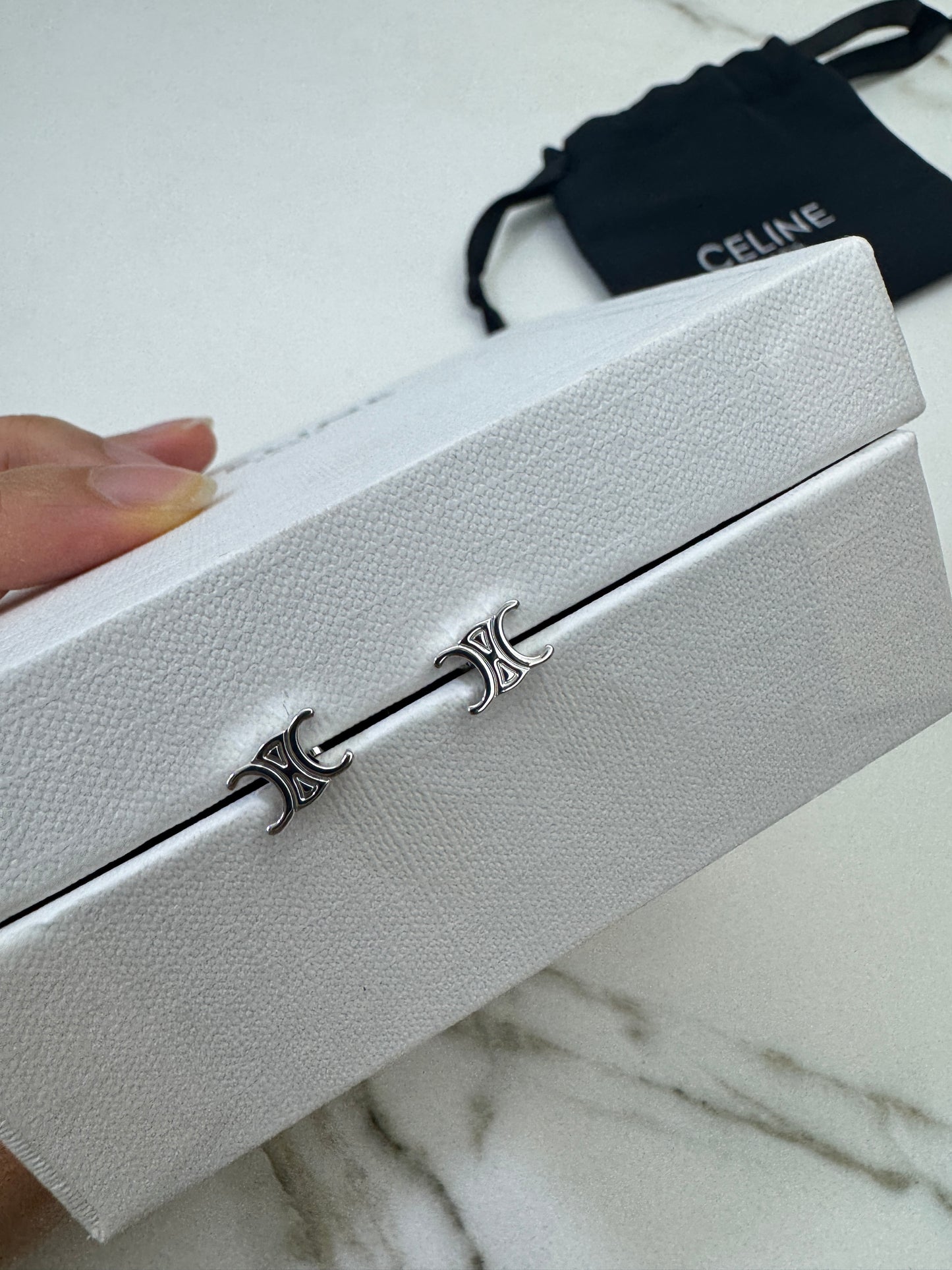 CELINE 銀色凱旋門耳釘