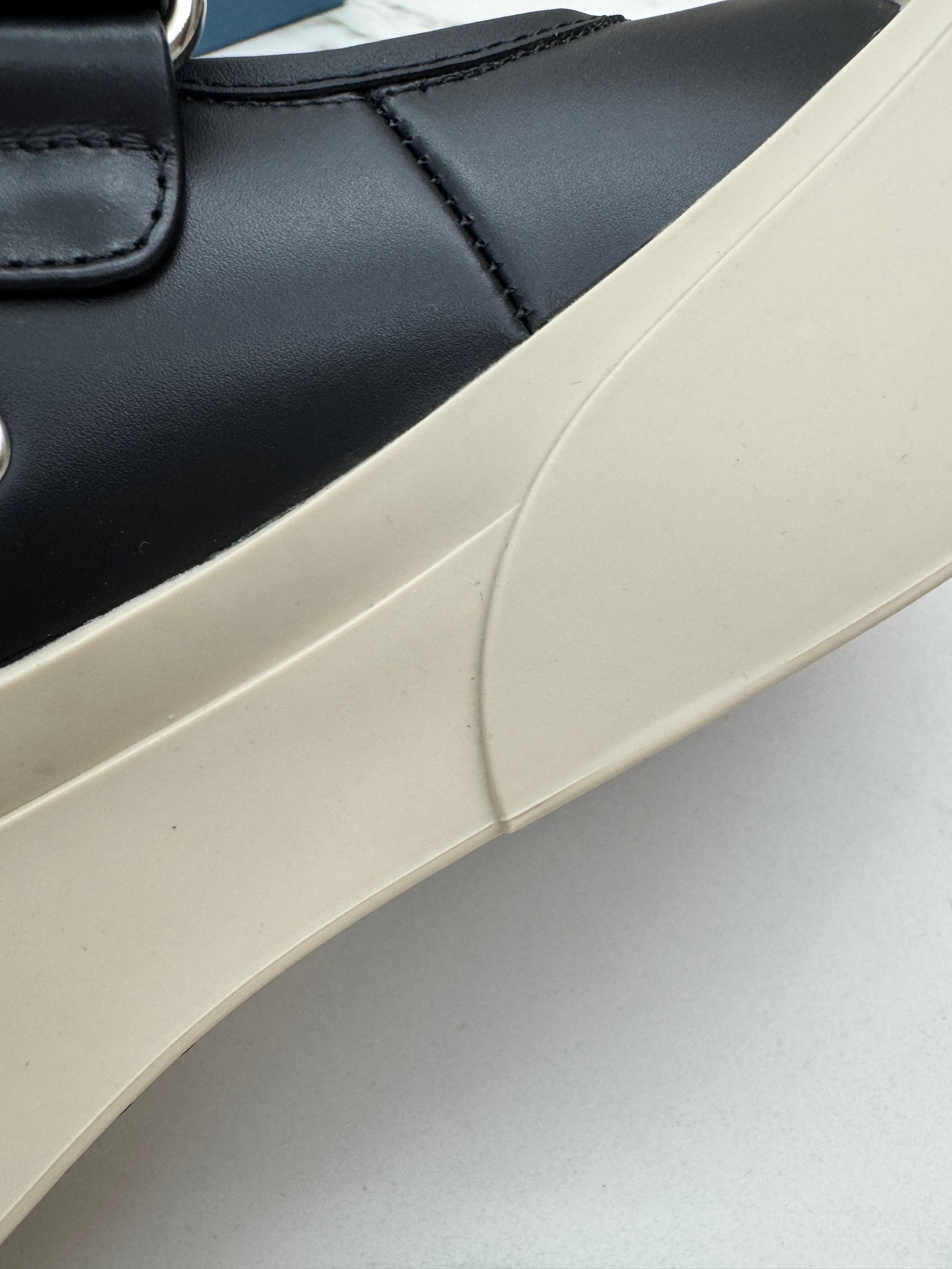 MARNI 大頭瑪麗珍 黑色皮款